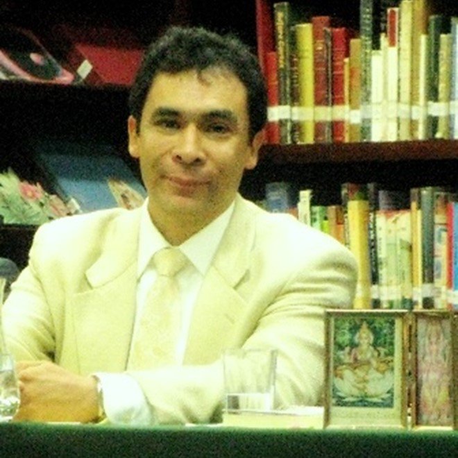 Arq. Javier Ortiz Cabrejos